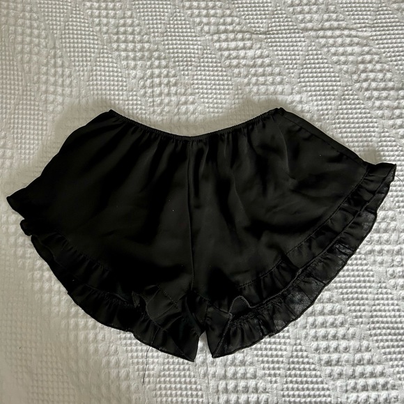 *SALE* Brandy Melville Black Shorts - Picture 2 of 3